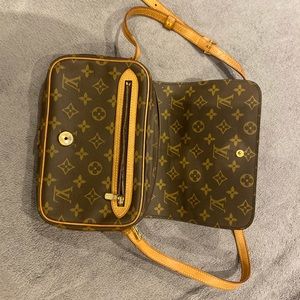 Louis Vuitton body bag/bought in Japan